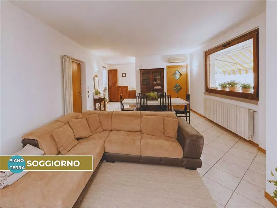 Immagine 8 di Villa in vendita  a Castelli Calepio