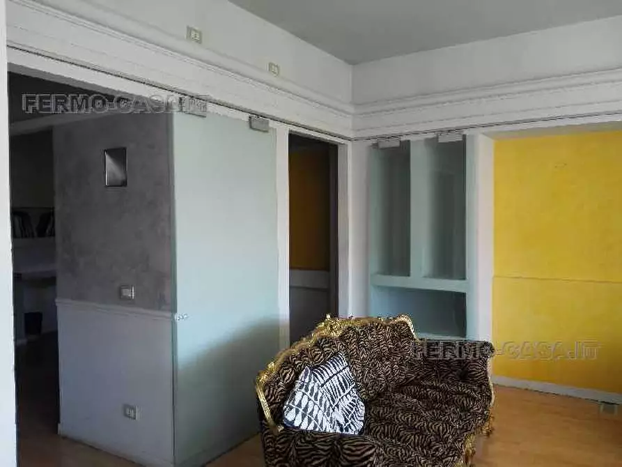 Immagine 2 di Ufficio in vendita  in Via trieste a Porto Sant'elpidio