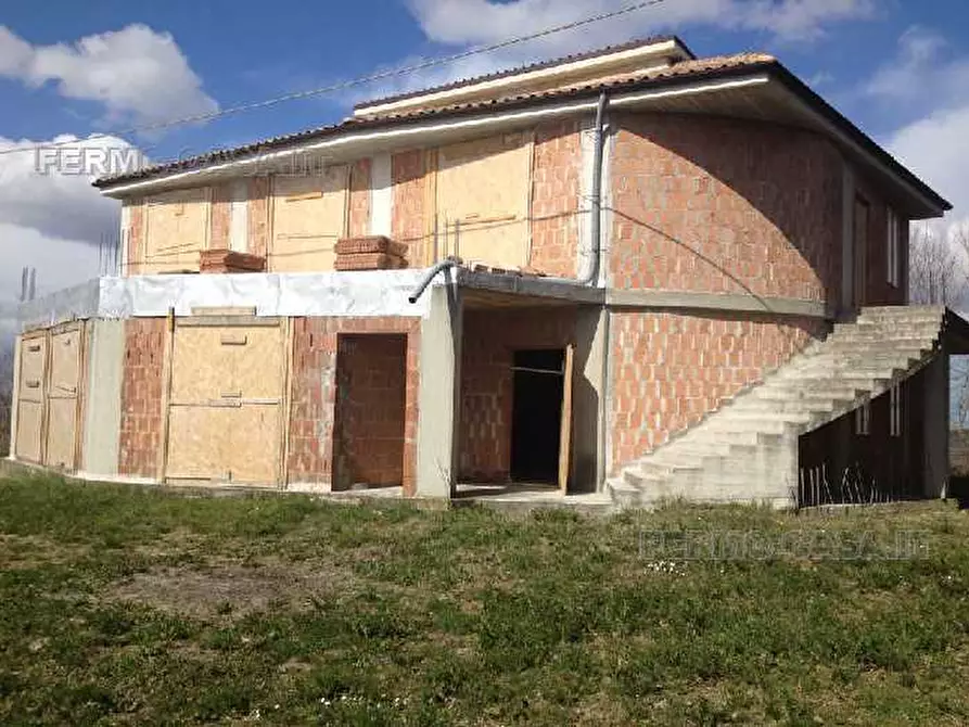 Immagine 1 di Villa in vendita  in Loc. menocchia a Carassai