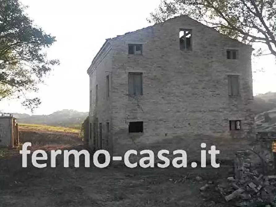 Immagine 1 di Rustico / casale in vendita  in Via provinciale a Fermo