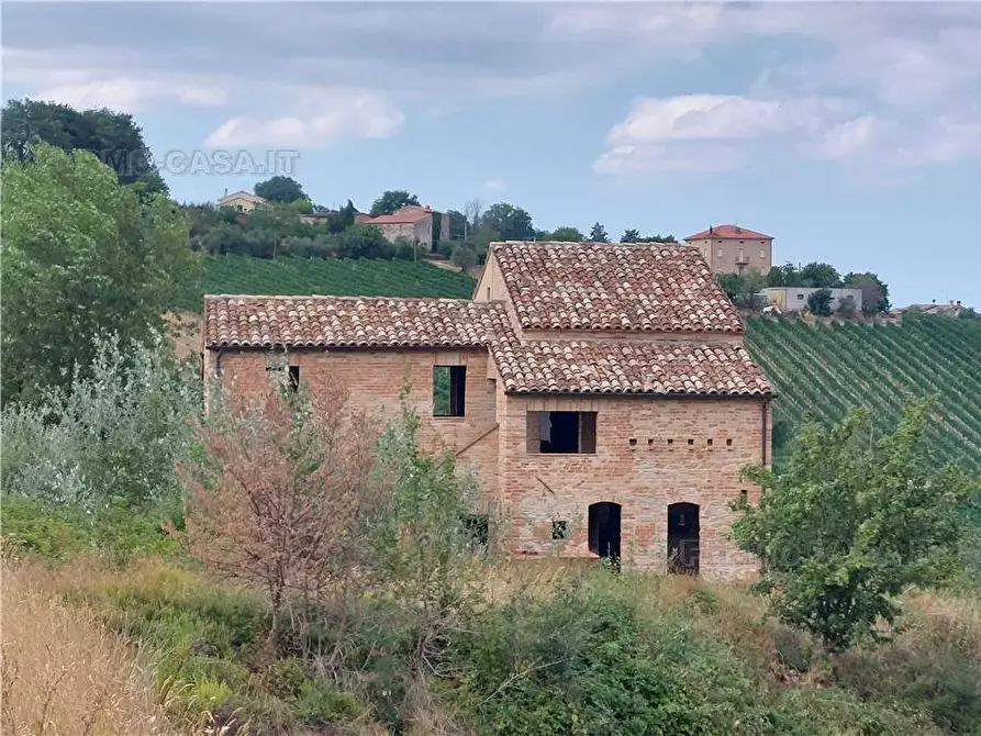 Immagine 11 di Rustico / casale in vendita  in Via piazza a Montedinove