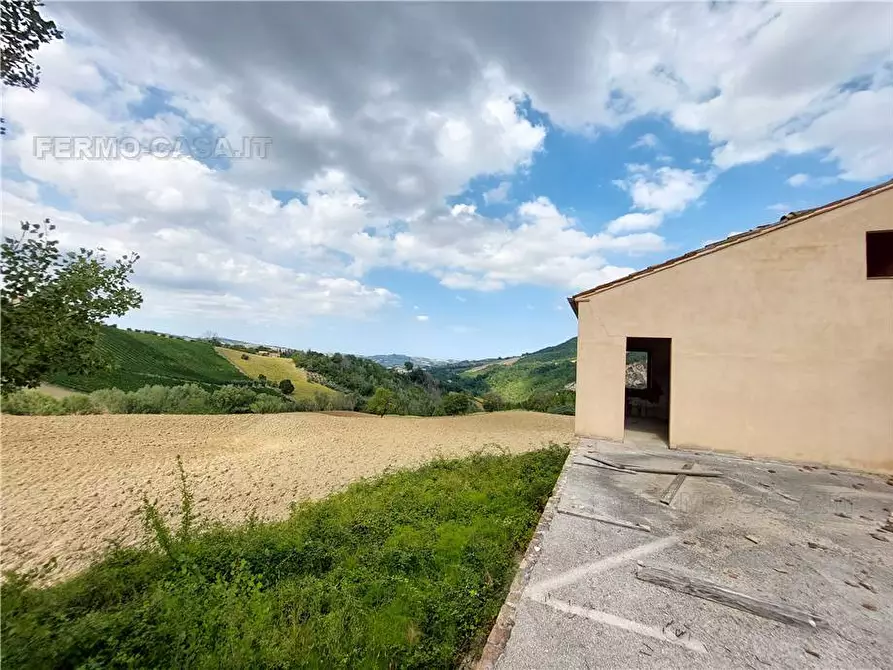 Immagine 12 di Rustico / casale in vendita  in Via piazza a Montedinove