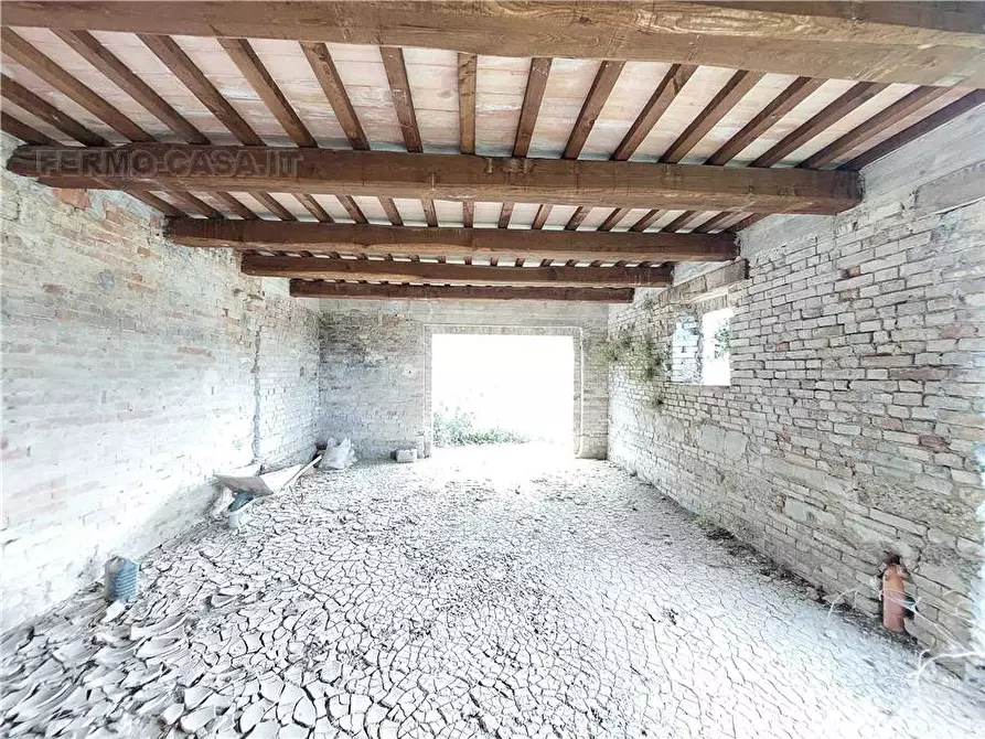 Immagine 16 di Rustico / casale in vendita  in Via piazza a Montedinove