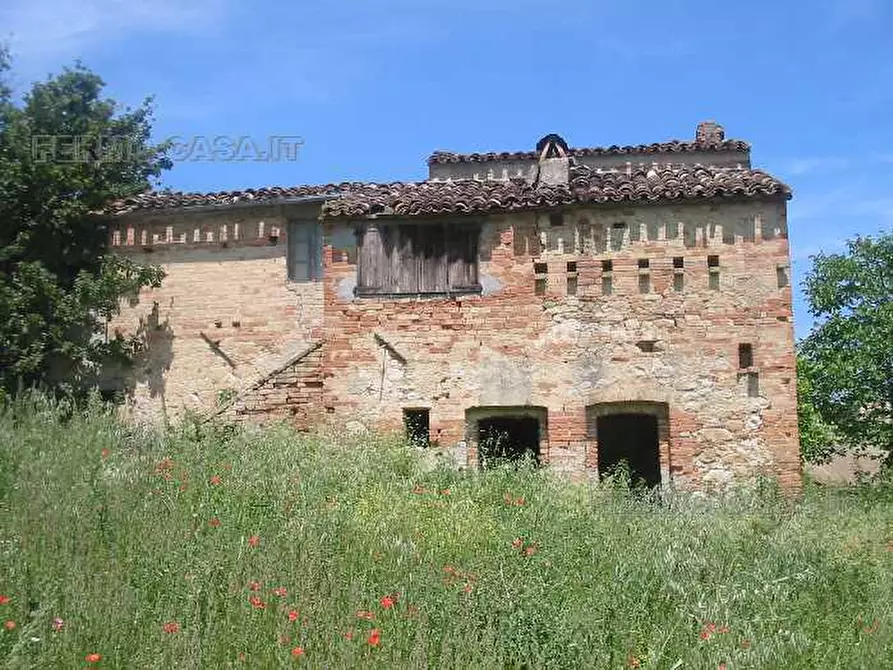 Immagine 5 di Rustico / casale in vendita  in Via piazza a Montedinove