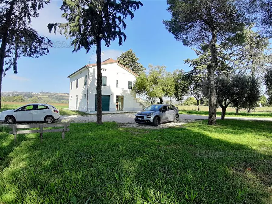 Immagine 1 di Villa in vendita  in Via Ancona, 53 a Fermo