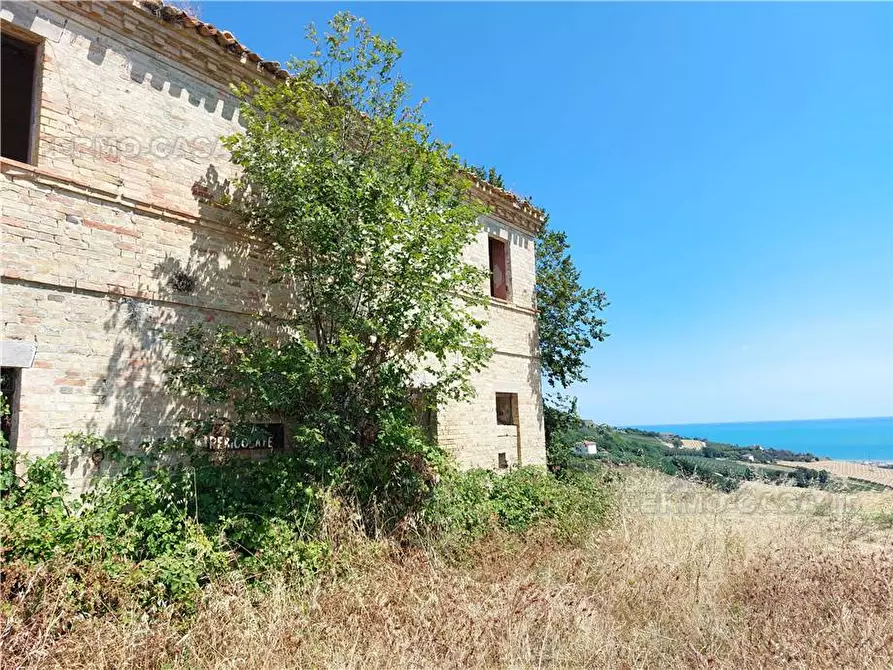 Immagine 10 di Rustico / casale in vendita  in Via Contrada Vallosrcura, 40 a Fermo