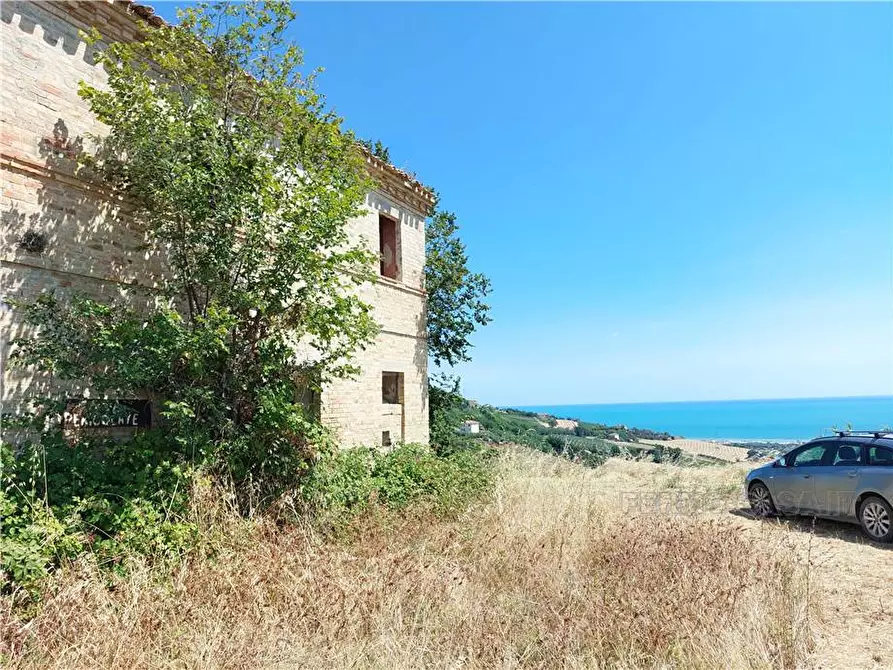 Immagine 11 di Rustico / casale in vendita  in Via Contrada Vallosrcura, 40 a Fermo