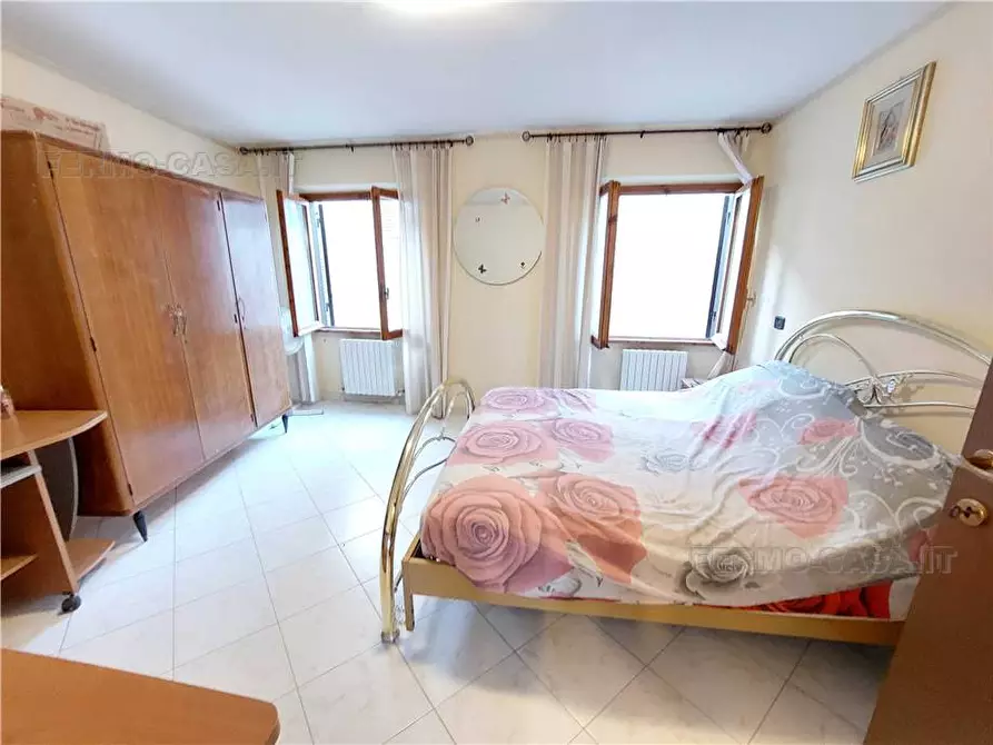 Immagine 10 di Villa in vendita  in Via Giacomo Leopardi, 8 a Ortezzano