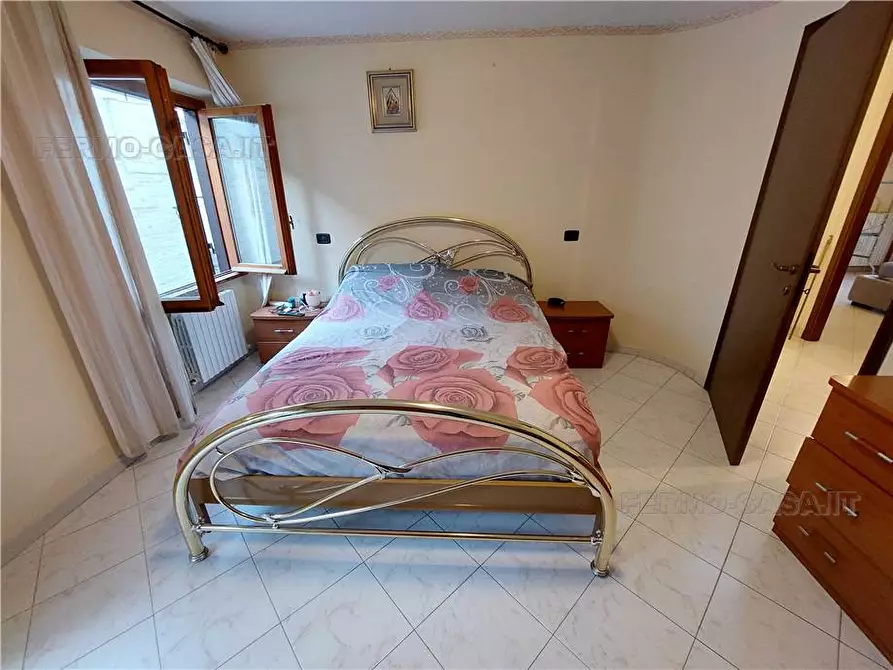Immagine 12 di Villa in vendita  in Via Giacomo Leopardi, 8 a Ortezzano