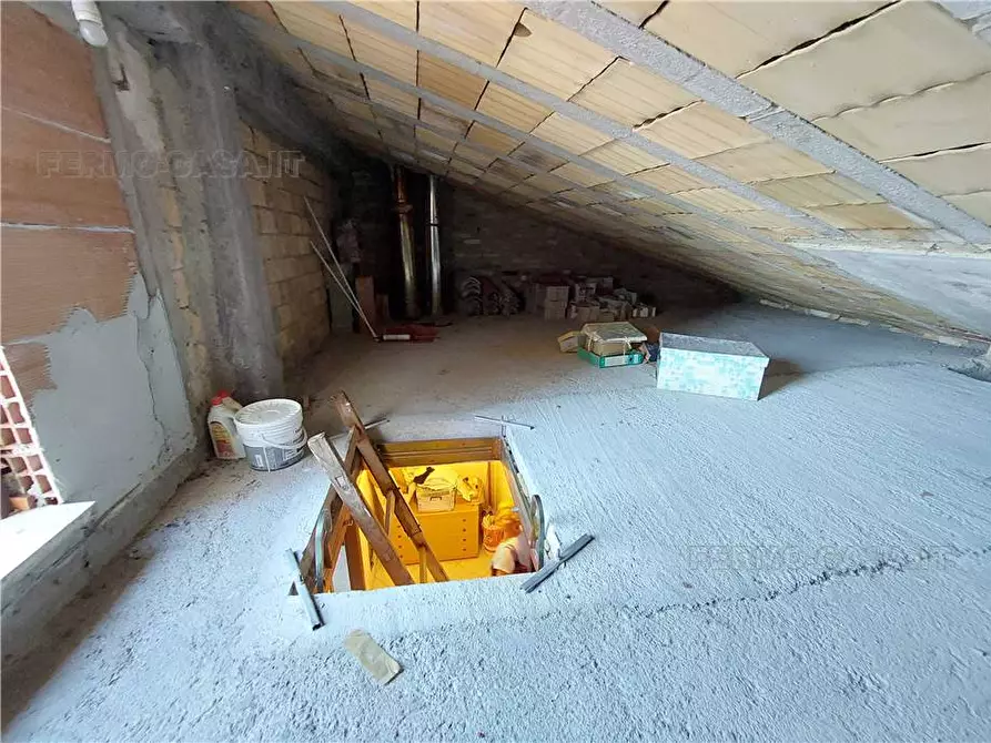 Immagine 17 di Villa in vendita  in Via Giacomo Leopardi, 8 a Ortezzano