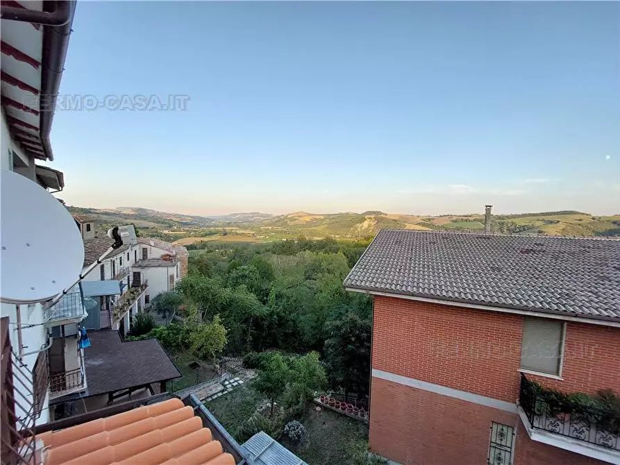 Immagine 18 di Villa in vendita  in Via Giacomo Leopardi, 8 a Ortezzano