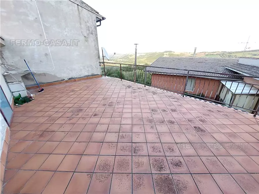 Immagine 20 di Villa in vendita  in Via Giacomo Leopardi, 8 a Ortezzano