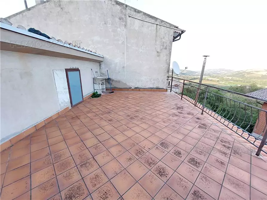 Immagine 21 di Villa in vendita  in Via Giacomo Leopardi, 8 a Ortezzano