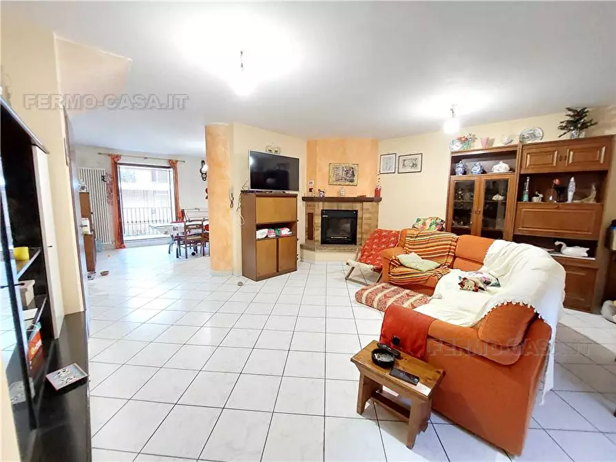 Immagine 3 di Villa in vendita  in Via Giacomo Leopardi, 8 a Ortezzano