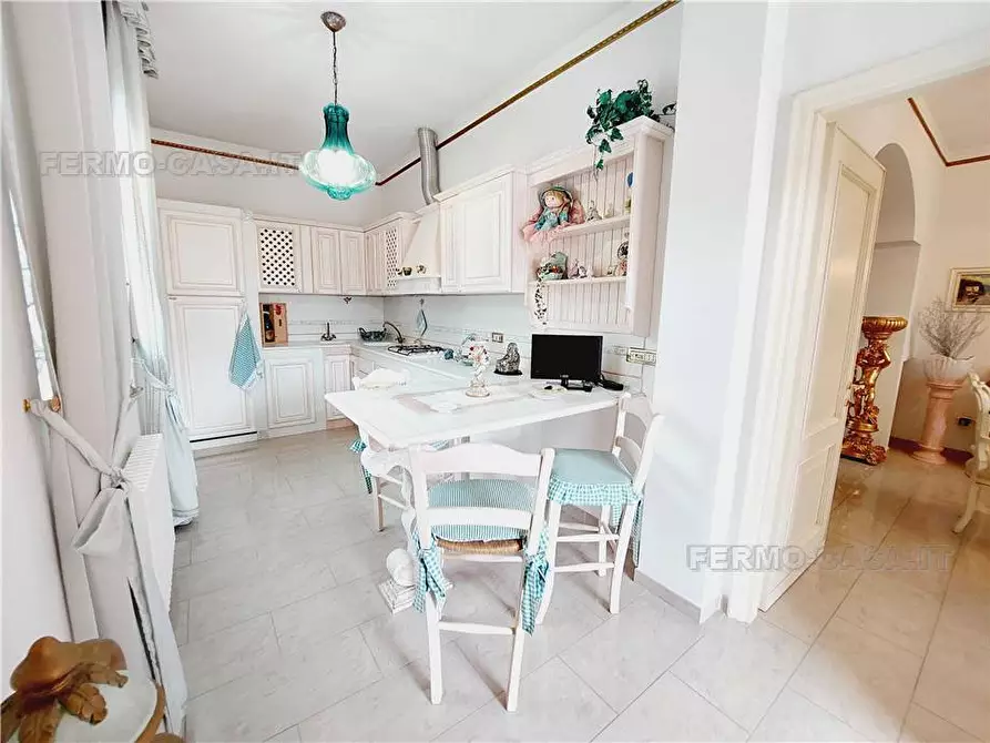 Immagine 11 di Villa in vendita  in Via cugnolo, 4 a Fermo