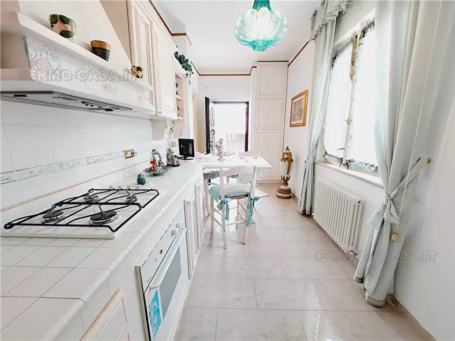 Immagine 13 di Villa in vendita  in Via cugnolo, 4 a Fermo