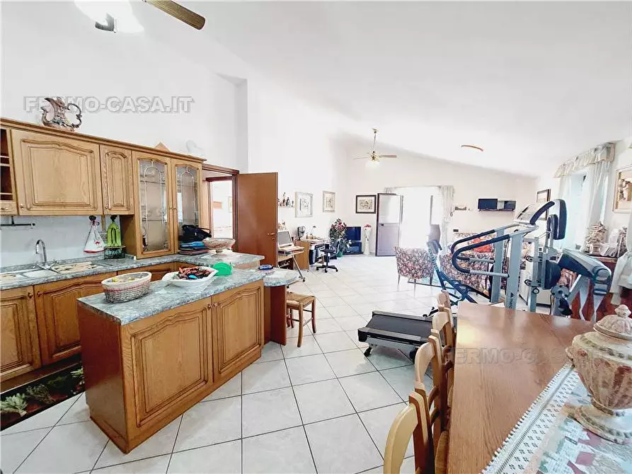 Immagine 26 di Villa in vendita  in Via cugnolo, 4 a Fermo