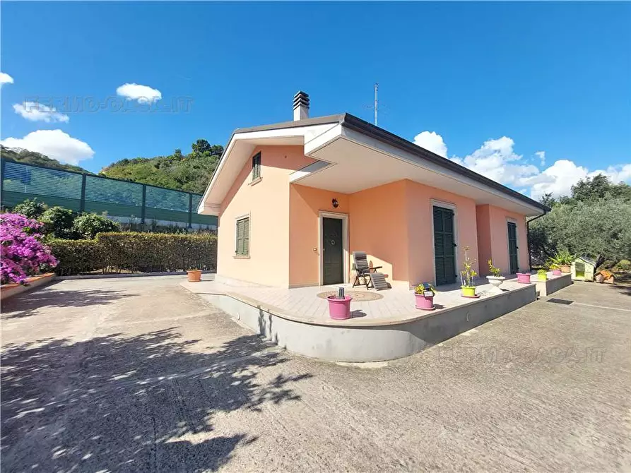 Immagine 3 di Villa in vendita  in Via cugnolo, 4 a Fermo