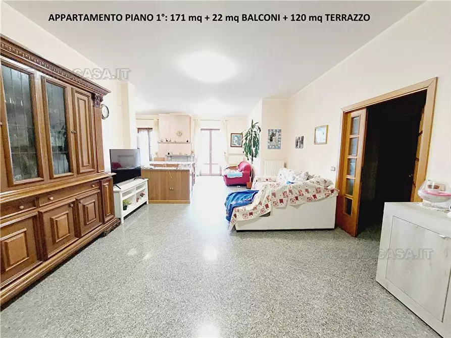 Immagine 1 di Villa in vendita  in Loc. Contrada San Girolamo, 15 a Fermo