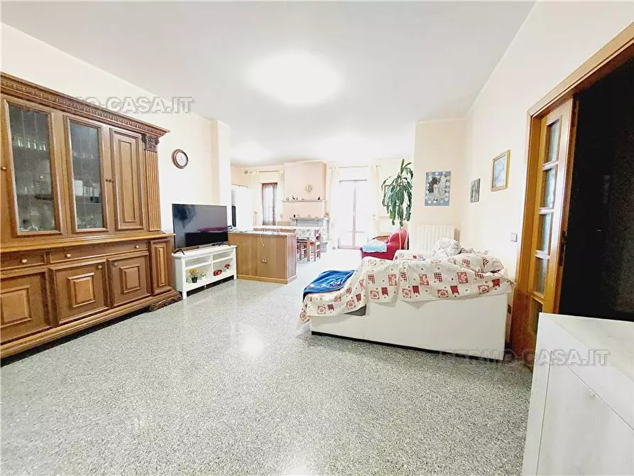 Immagine 2 di Villa in vendita  in Loc. Contrada San Girolamo, 15 a Fermo