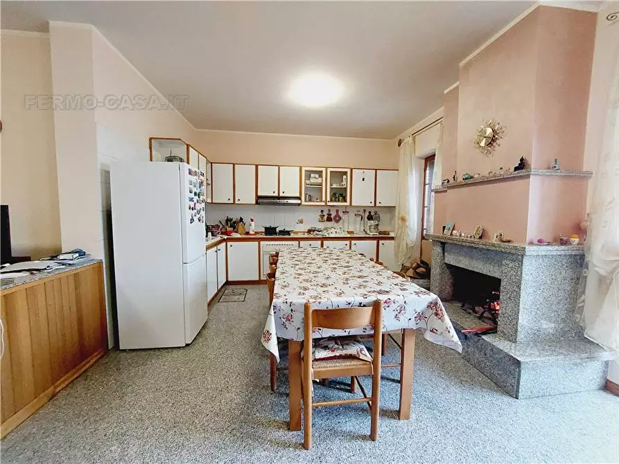 Immagine 4 di Villa in vendita  in Loc. Contrada San Girolamo, 15 a Fermo