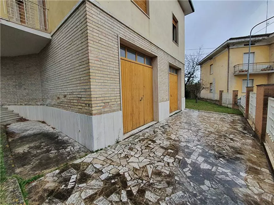 Immagine 31 di Villa in vendita  in V.le trieste, 26 a Montottone