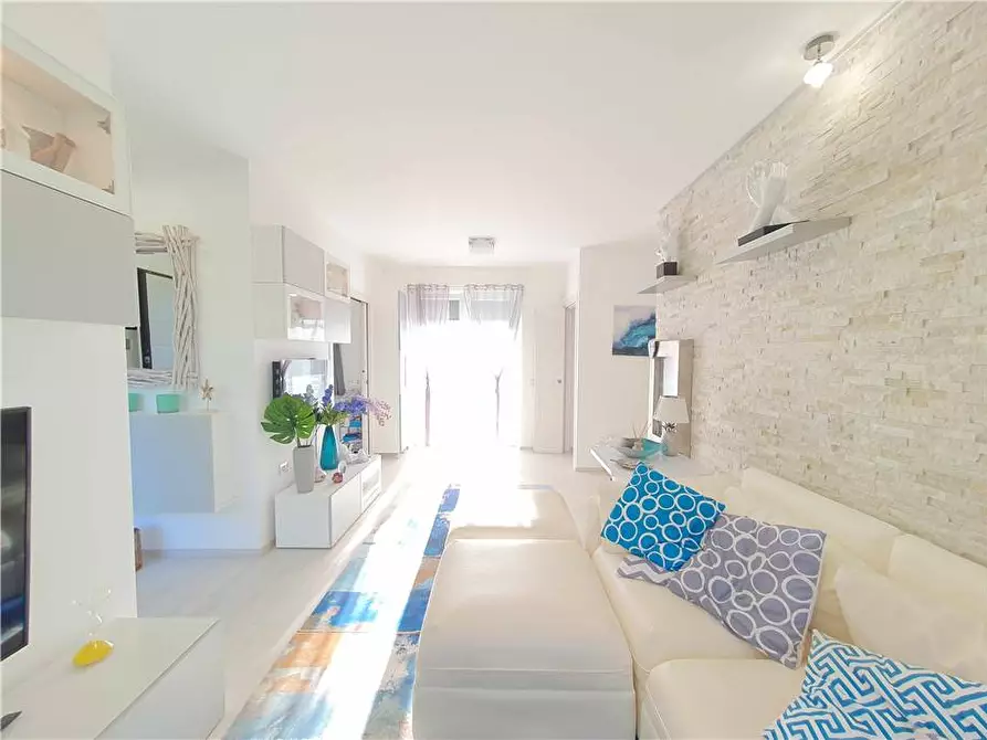 Immagine 13 di Villa in vendita  in Via fontana marina a Campofilone