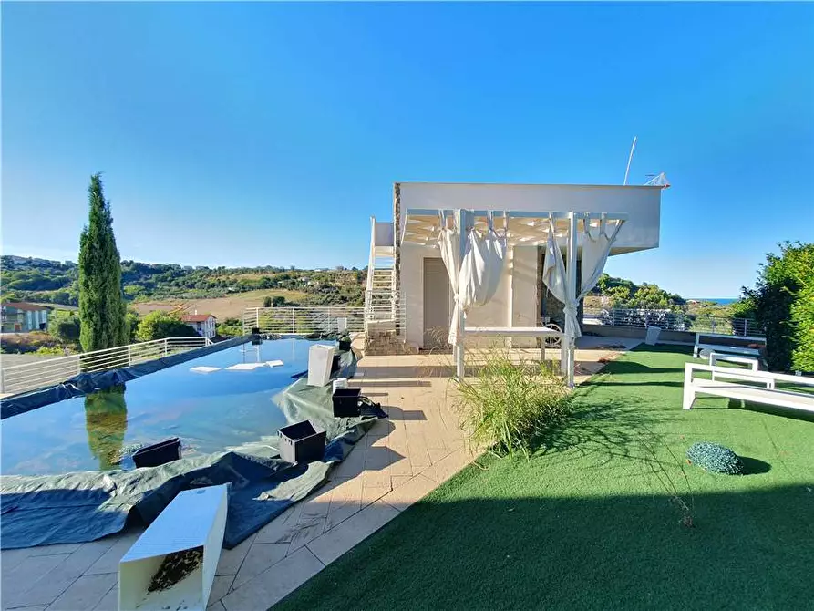 Immagine 5 di Villa in vendita  in Via fontana marina a Campofilone