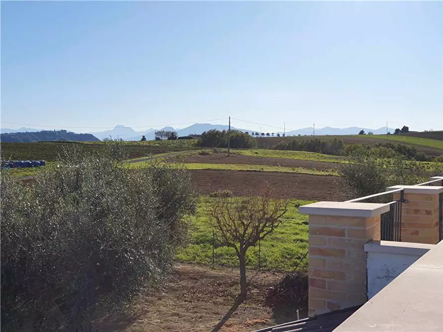 Immagine 33 di Villa in vendita  in V.le sp2 a Lapedona