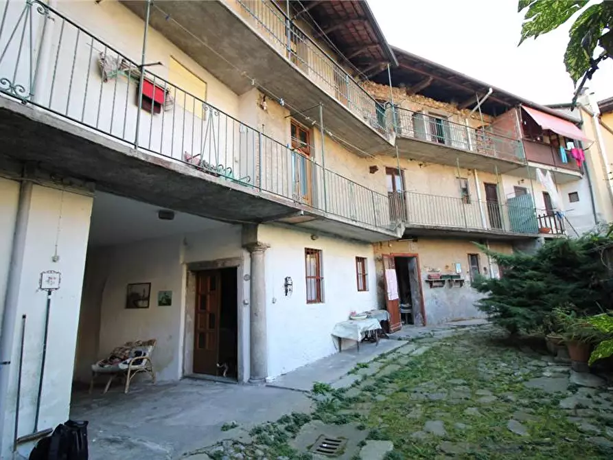 Immagine 5 di Rustico / casale in vendita  a Miasino