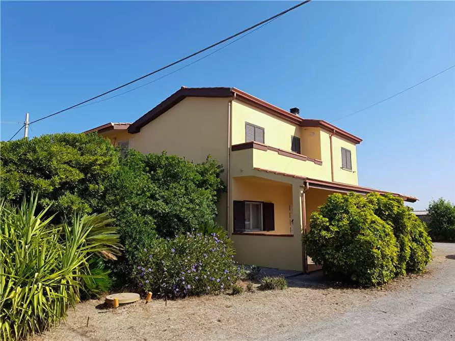Immagine 1 di Villa in vendita  a Palmas Arborea