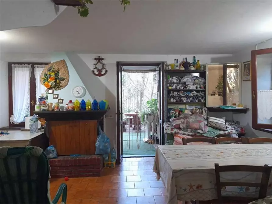 Immagine 3 di Villa in vendita  a Narbolia