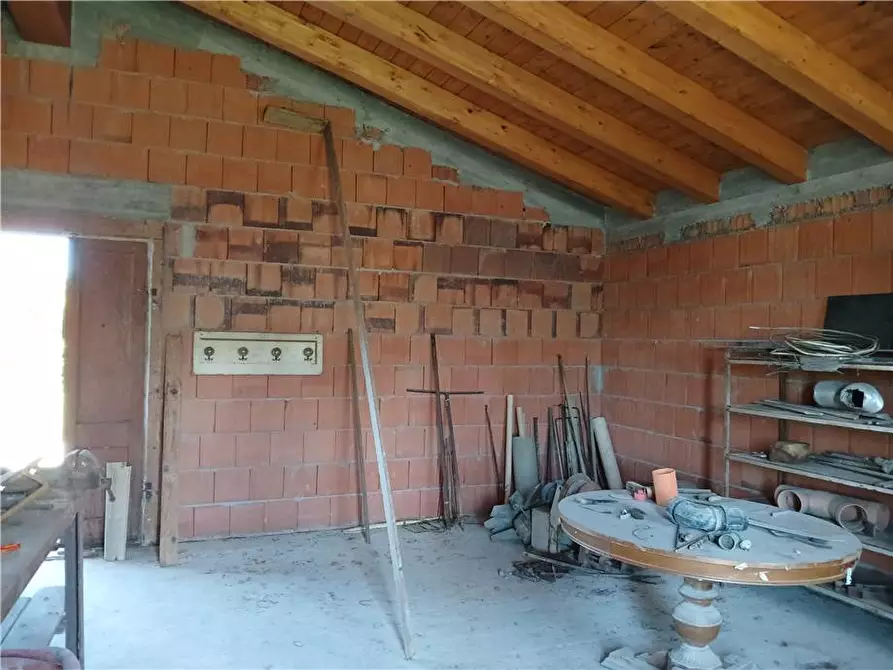 Immagine 5 di Rustico / casale in vendita  a Oristano