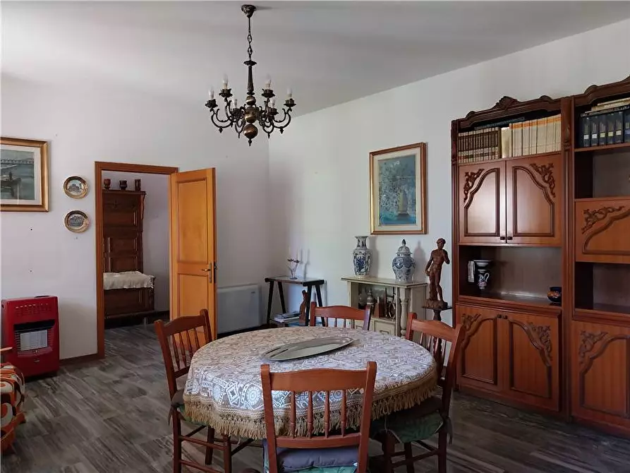 Immagine 4 di Villa in vendita  a Solarussa