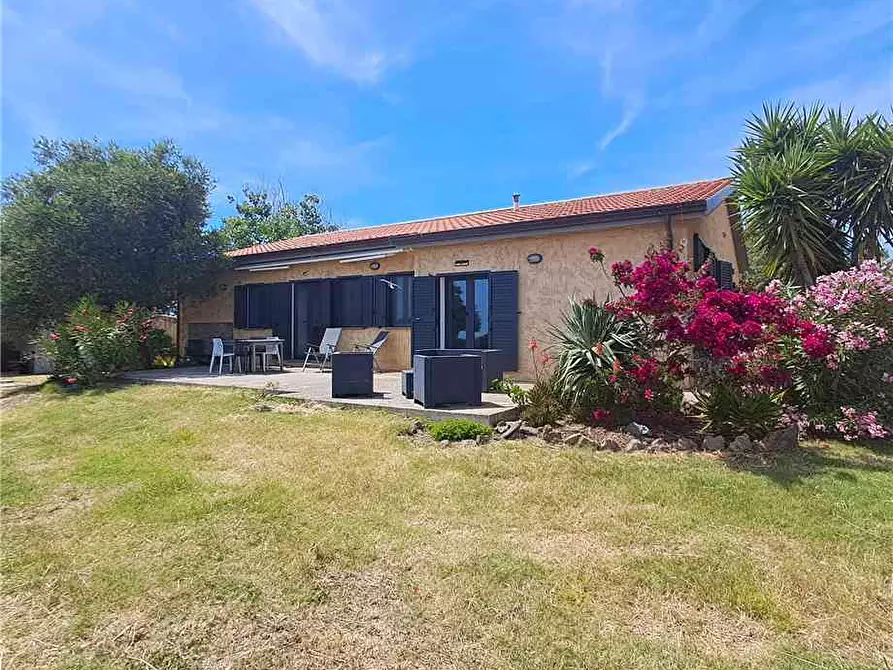 Immagine 1 di Villa in vendita  a Cuglieri