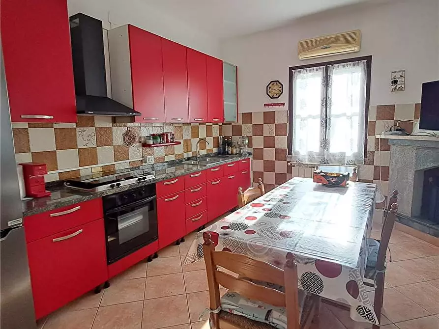 Immagine 2 di Villa in vendita  a Cuglieri