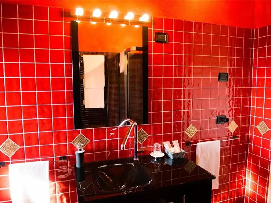 Immagine 12 di Albergo/B&B/Residence in vendita  a Malgesso
