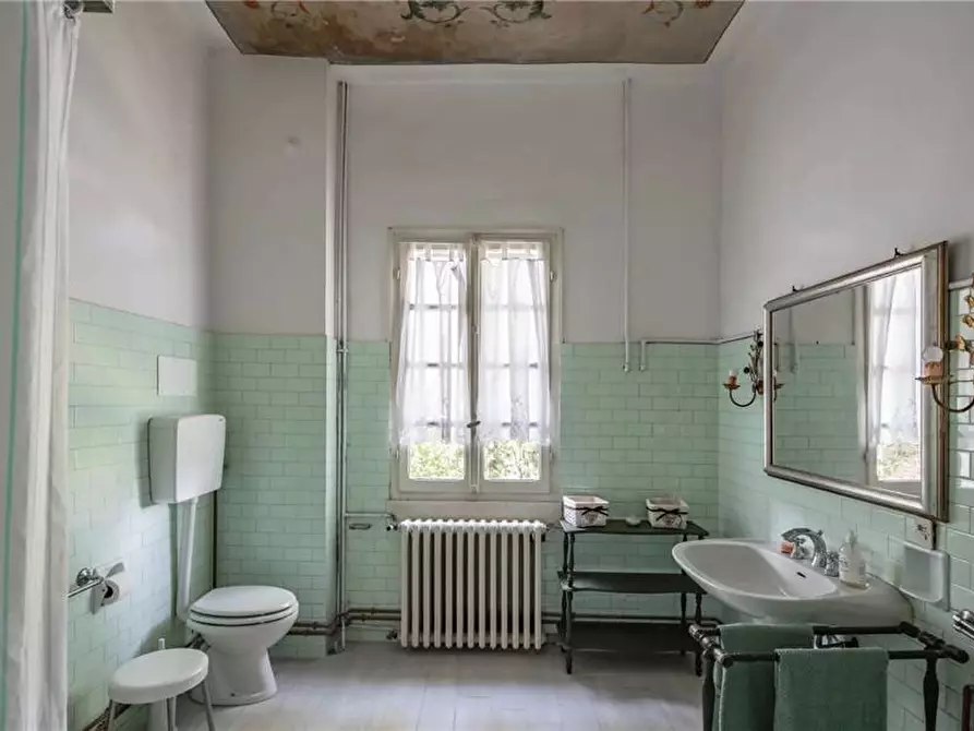 Immagine 10 di Rustico / casale in vendita  a Cento