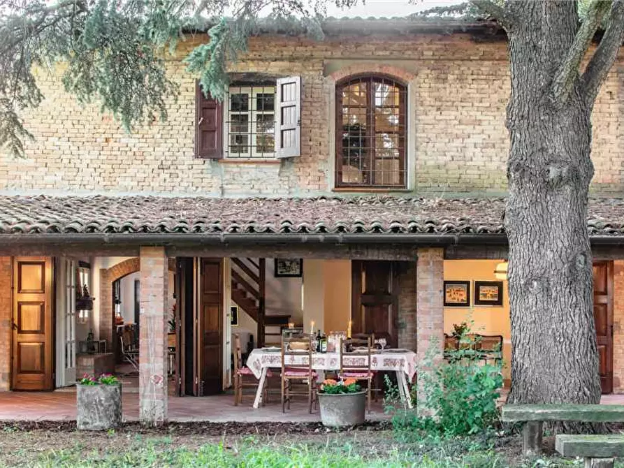 Immagine 16 di Rustico / casale in vendita  a Cento