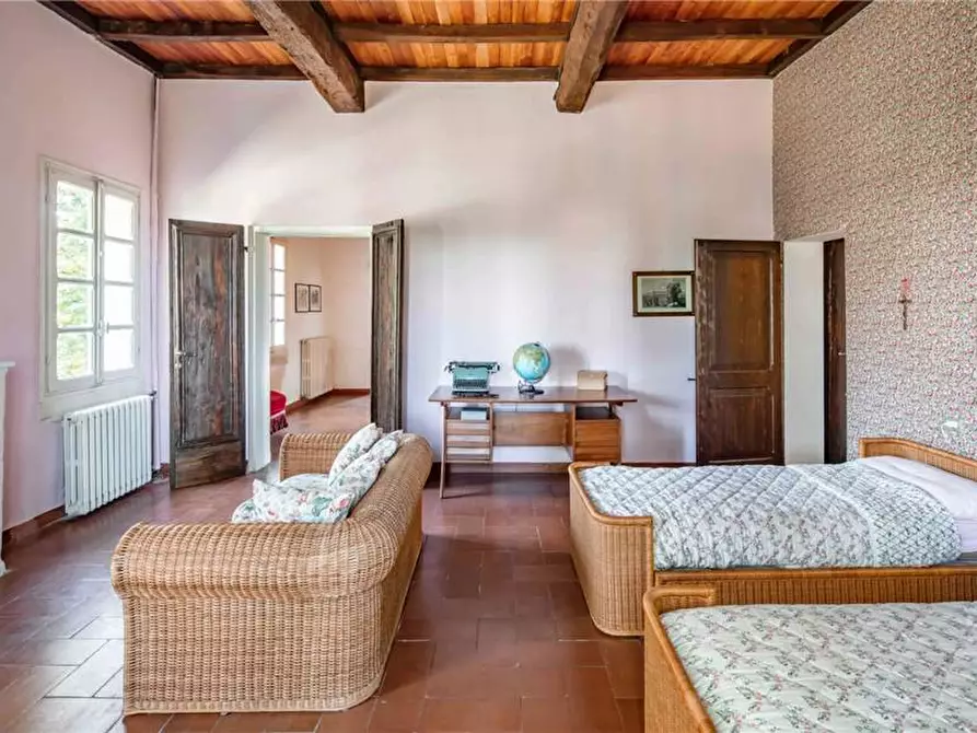 Immagine 9 di Rustico / casale in vendita  a Cento