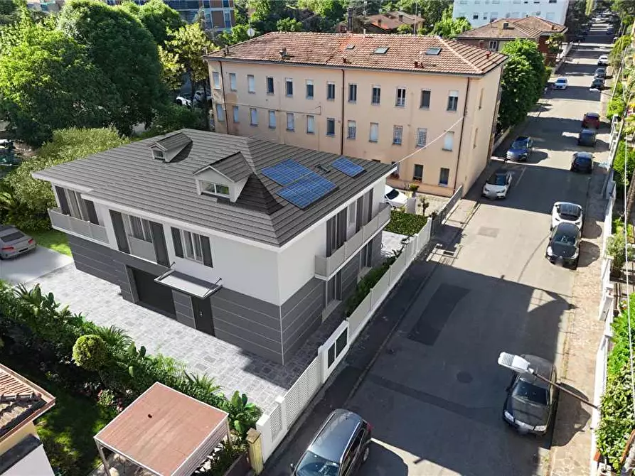 Immagine 2 di Porzione di casa in vendita  a Modena