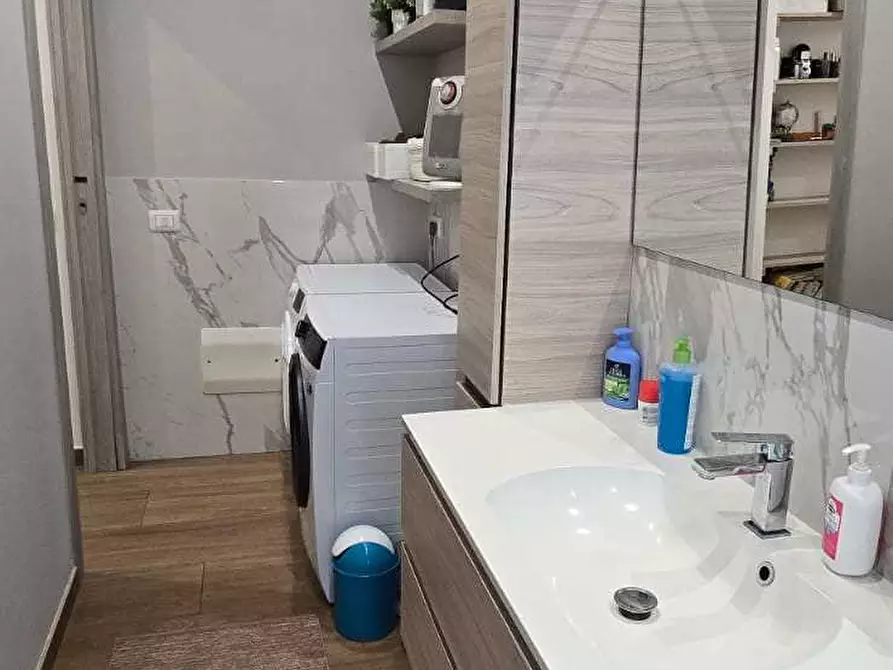 Immagine 12 di Appartamento in vendita  a Modena