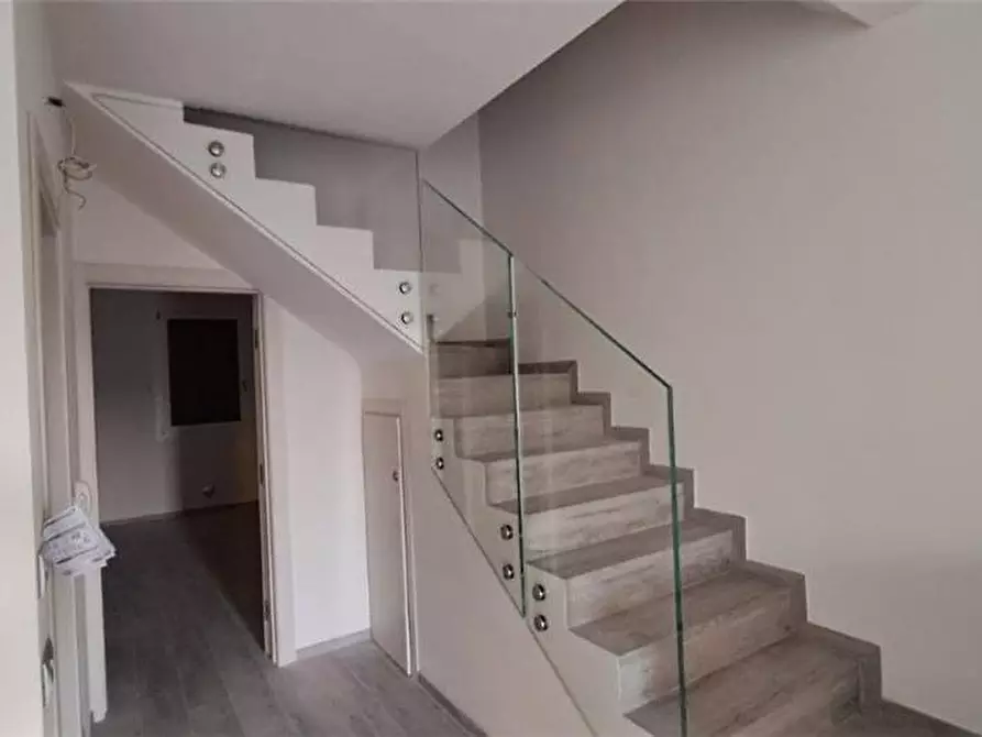 Immagine 3 di Villa in vendita  a Mirandola