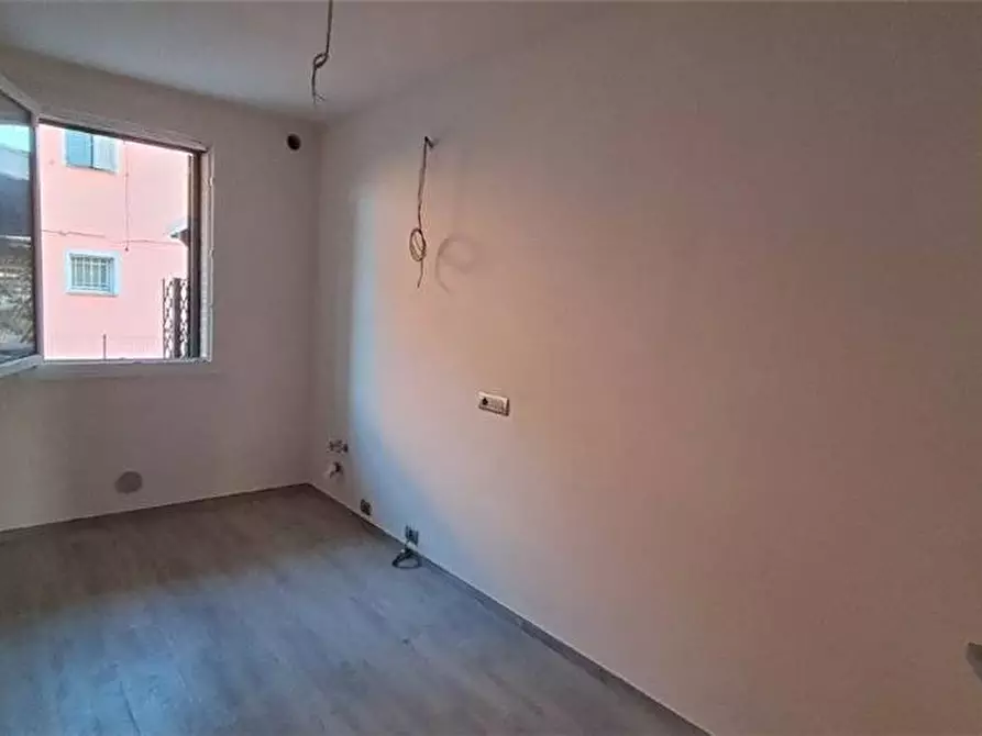 Immagine 4 di Villa in vendita  a Mirandola