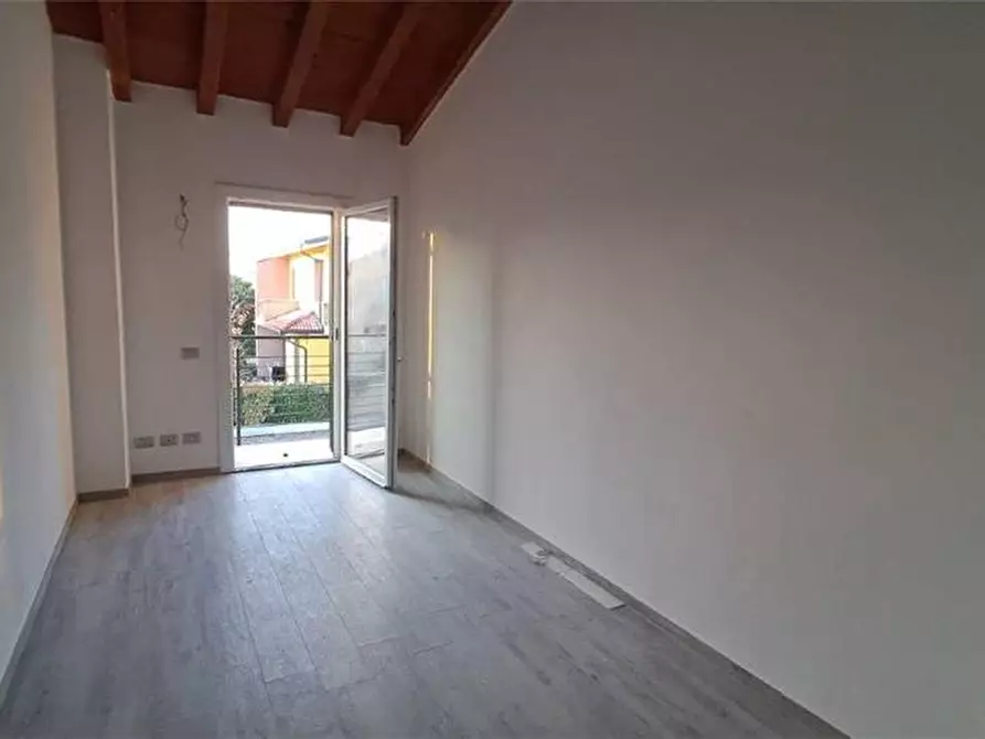 Immagine 5 di Villa in vendita  a Mirandola