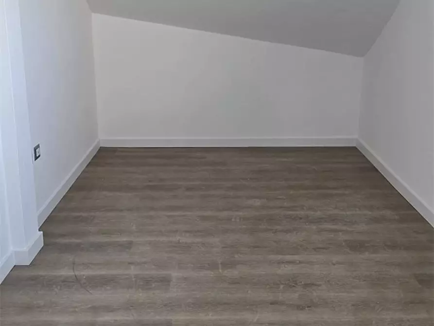 Immagine 10 di Appartamento in vendita  a Modena