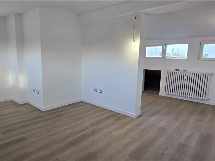 Immagine 2 di Appartamento in vendita  a Modena