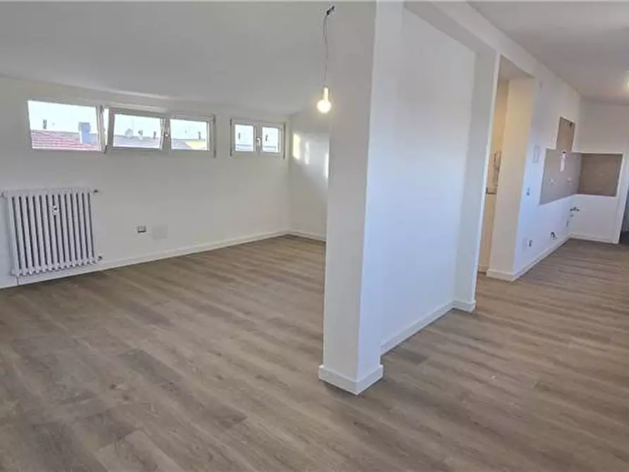 Immagine 3 di Appartamento in vendita  a Modena