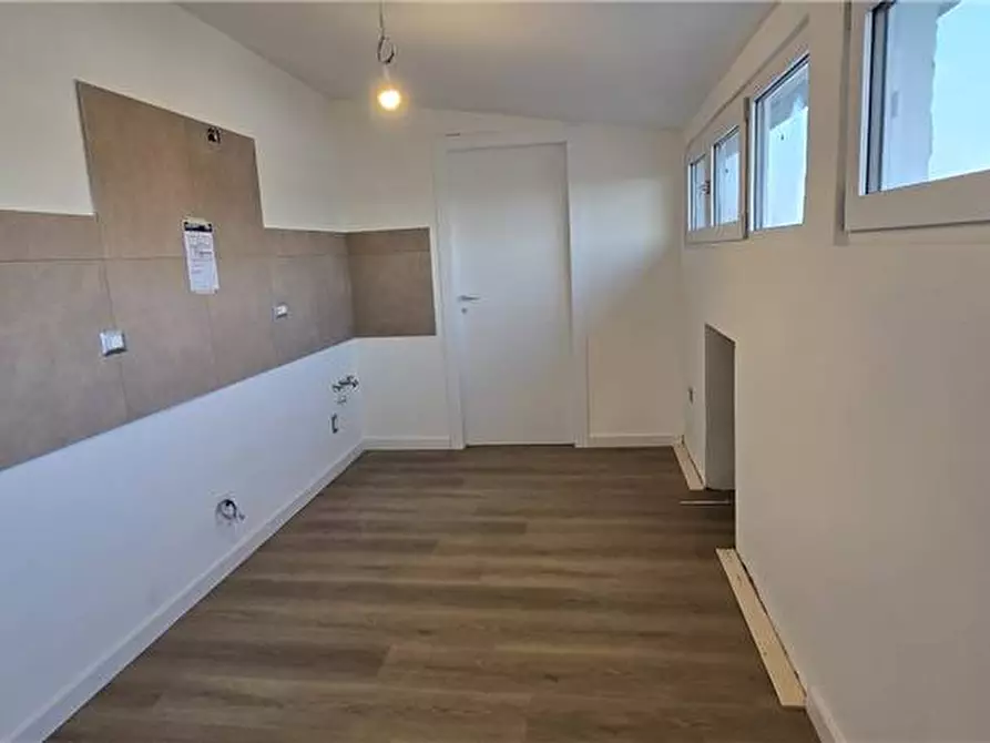 Immagine 4 di Appartamento in vendita  a Modena