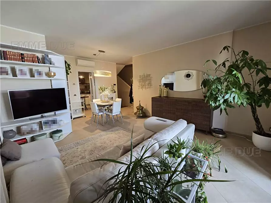 Immagine 22 di Villa in vendita  a Novi Di Modena